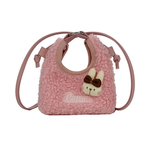 Sac bandoulière rose en polaire avec écusson lapin mignon et broderie Cutie pour femme