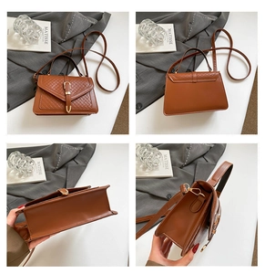 Vues multi-angles du sac à main marron tressé avec boucle dorée en forme de U