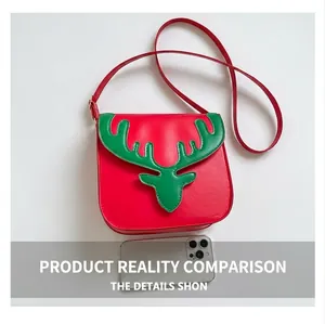 Vue détaillée d'un sac festif rouge avec bois verts à côté d'un téléphone portable
