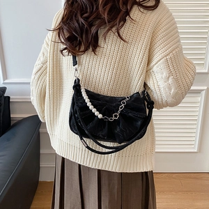Sac à épaule noir à nœud tendance avec chaînes de perles et de fleurs pour femme