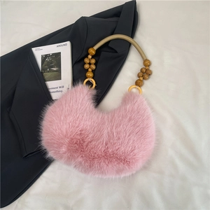 Sac à Main en Fausse Fourrure pour Femmes Avec Poignée en Perles de Bois Peluche Automne Hiver Sac Sous le Bras Mode