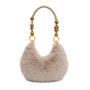 Sac à main en peluche beige en forme de croissant avec anse en perles de bois
