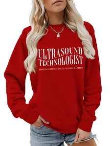 Nahaufnahme des Ultrasound Technologist Aufdrucks auf einem roten Langarm-Sweatshirt für Damen