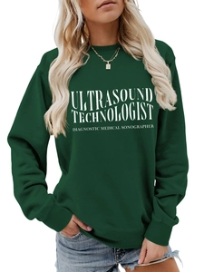 Nahaufnahme des Ultrasound Technologist Aufdrucks auf dunkelgrünem Sweatshirt-Stoff