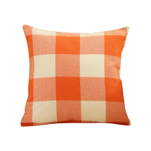 Kissenbezug in Orange und Weiß mit Karomuster aus Leinenstoff für das Sofa