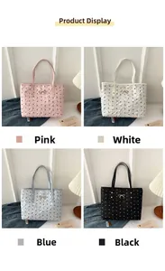 Vue détaillée des sacs cabas avec texture plissée et boucle nœud métal en quatre couleurs