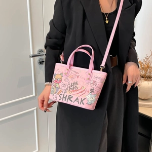 Sac fourre-tout rose à graffiti d'ours de style urbain américain avec bandoulière réglable