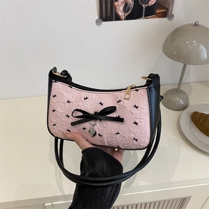 Women Sweet Bowknot Baguette Bag Pleated Pink Black Contrast Underarm Shoulder Bag With Heart Pendant Fashion Handbag