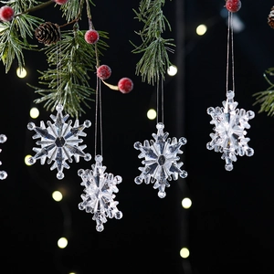 6PCS Acrylic snowflake Christmas tree ornaments with light-reflecting crystal finish