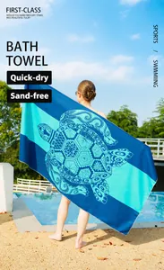 Schnelltrocknendes Mikrofaser-Strandtuch mit Schildkröten-Print am Pool