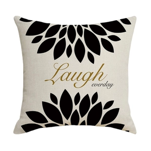 Leinenkissenbezug mit geometrischen Blumen und goldener Laugh Everyday Aufschrift