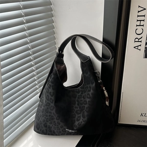 Vintage Leopard Print Large Capacity Tote Bag For Women Minimalist PU Leather Crossbody Bag Fashion Daily Shoulder Bag