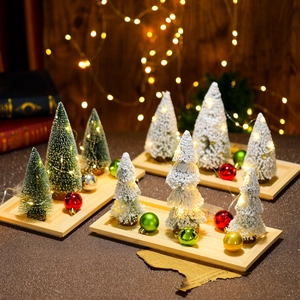 Set de mini árboles de Navidad de mesa con luces LED y efecto de nieve blanca