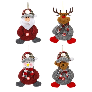 Set de 4 adornos navideños de tela con Papá Noel, muñeco de nieve, alce y un osito