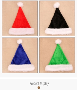 Cappelli natalizi in peluche rosso, nero, blu e verde con bordo in finta pelliccia bianca