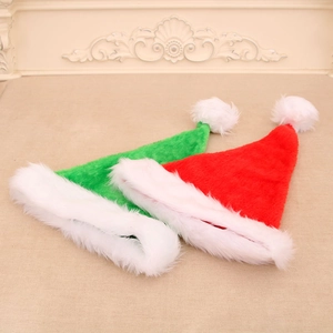 Cappelli natalizi classici in peluche rosso e verde con bordo in pelliccia sintetica bianca