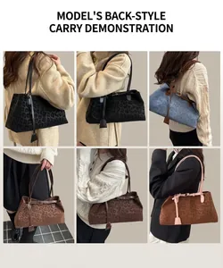 Collage de grands sacs cabas à imprimé léopard en diverses couleurs portés