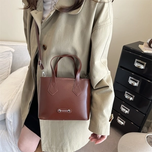 Bolso de mano retro marrón para mujer, bolso bandolera cuadrado con placa metálica fashion