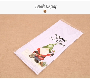 Detailansicht der Weihnachts-Gnom-Handtuch in transparenter Verpackung für die Küche