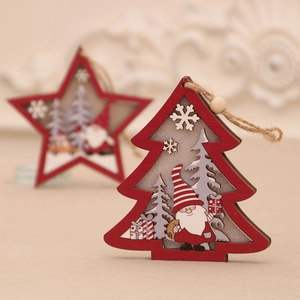 Décoration de Noël suspendue en bois lumineux avec gnome et motif forêt rouge