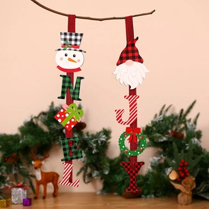 Pendenti natalizi in legno con Babbo Natale, pupazzo di neve, scritte JOY e NOEL e nastri