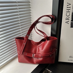 Women Large Capacity PU Leather Moto Style Tote Bag Minimalist Buckle Eyelet Decor Shoulder Bag For Daily Commuting