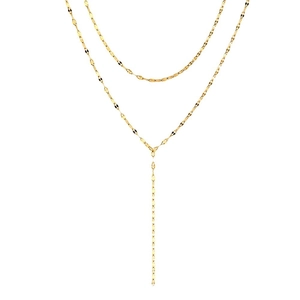 Élégant collier en Y double épaisseur doré avec chaîne à paillettes sur fond blanc
