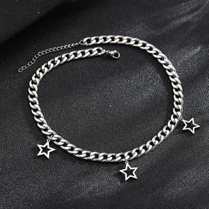 Collana a catena cubana in acciaio inossidabile con tre ciondoli a stella traforati