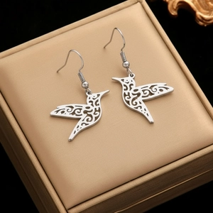 Boucles d'oreilles colibri évidées en acier inoxydable argenté pour femmes élégantes