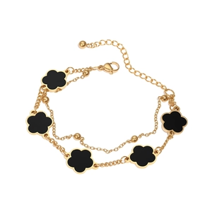 Zweilagiges goldenes Armband mit fünf schwarzen Blumenanhängern und Karabinerverschluss