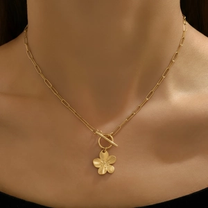 Stainless Steel Flower Pendant Necklace Paperclip Chain Toggle Clasp Brushed Textured Petal Hip Hop Versatile For Women Elegant