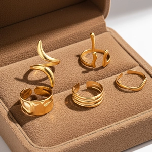 Set di 5 anelli regolabili in oro acciaio inossidabile dal design minimalista irregolare