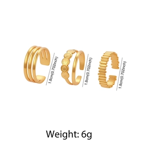 Ensemble de trois bagues dorées ajustables avec diamètre de 1,8 cm et poids total de 6 g
