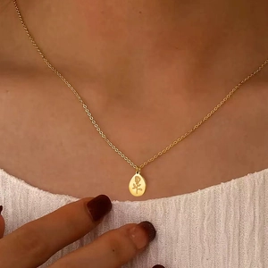 Rose Flower Engraved Teardrop Pendant Necklace Stainless Steel 18K Gold Plated French Style Minimalist Jewelry For Women