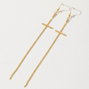 Élégantes boucles d'oreilles longues en acier doré avec chaîne croisée minimaliste