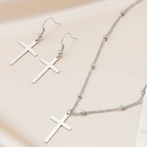 Parure de bijoux minimaliste en acier inoxydable argenté avec collier et boucles d'oreilles