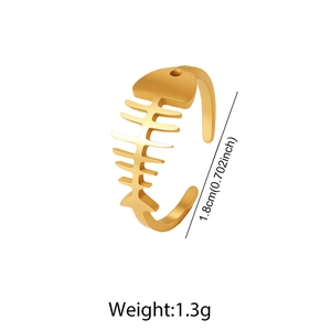 Detail view of adjustable fishbone ring in 18K gold plating with 1.8cm size mark