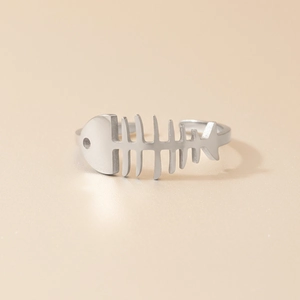 Adjustable silver fishbone open ring in stainless steel with a sleek matte finish