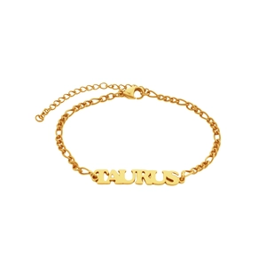 Detail van de Taurus-bedel en kreeftensluiting aan de 18K vergulde roestvrijstalen armband