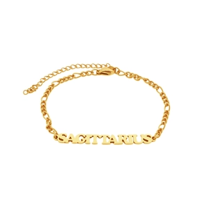 Detail van de vergulde 18K Figaro-kettingarmband met Boogschutter-sterrenbeeld