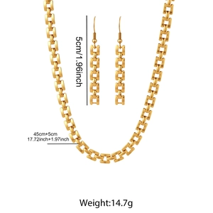 Détail de l'ensemble collier et boucles d'oreilles dorés avec dimensions et poids