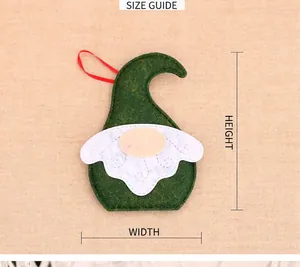 Détail d'un gnome en feutre vert foncé montrant les dimensions hauteur et largeur