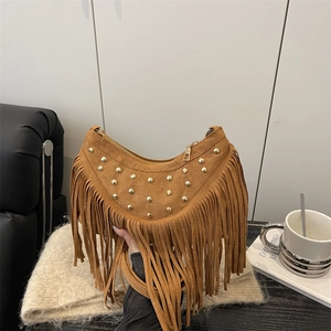 Borsa a Spalla Bohemian con Nappe in Camoscio da Donna Vintage con Rivetti Borsa a Tracolla a Mezzaluna Borsa Sottobraccio