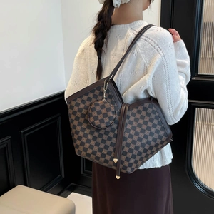Sac cabas rétro à damier cœur avec mini porte-monnaie assorti et finitions dorées