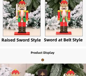 Détails de casse-noisettes en bois avec épées aux couleurs de Noël rouge, vert et or