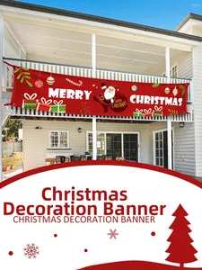 Pancarta navideña exterior con texto Merry Christmas en barandilla de balcón blanco