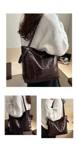 Vues détaillées d'un grand sac cabas marron foncé en cuir brillant avec sangles