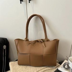 Woven PU Leather Tote Bag Large Capacity Shoulder Handbag With Inner Pouch Niche Fashion Simple For Women