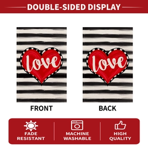 Bandera de jardín de lino de doble cara con rayas negras y diseño de corazón rojo