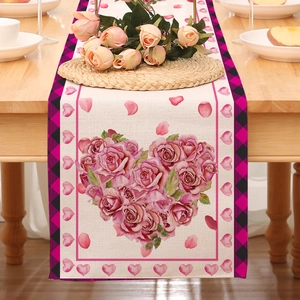 Detail des Valentinstag Tischläufers mit Blumenherzmuster und rosa Karomuster Rand